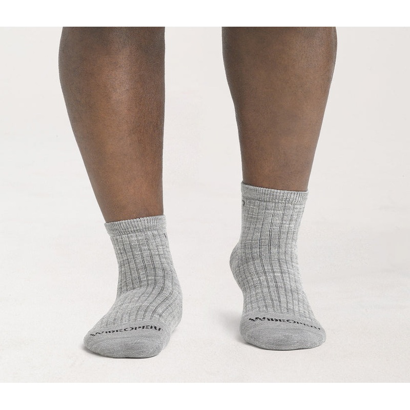 Wide Open Solid Midweight Quarter Socks Men's